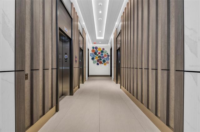 275 1ST AVENUE S 2204, St Petersburg, FL 33701