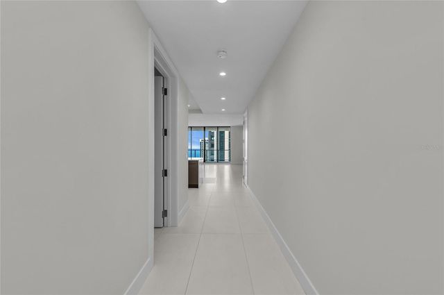 275 1ST AVENUE S 2204, St Petersburg, FL 33701