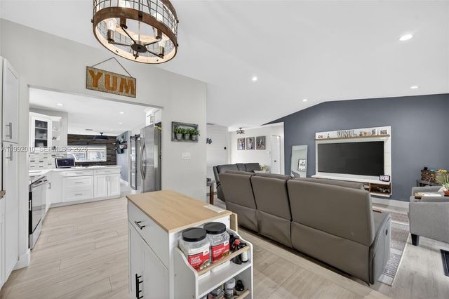 4890 SW 141st Ave, Miami, FL 33175