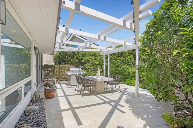 546 Temple Hills, Laguna Beach, CA 92651