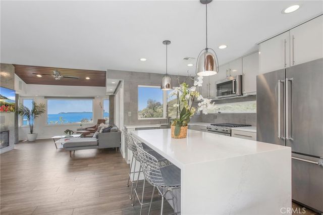 546 Temple Hills, Laguna Beach, CA 92651