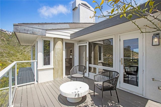 546 Temple Hills, Laguna Beach, CA 92651
