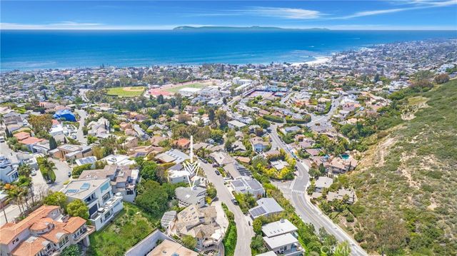 546 Temple Hills, Laguna Beach, CA 92651