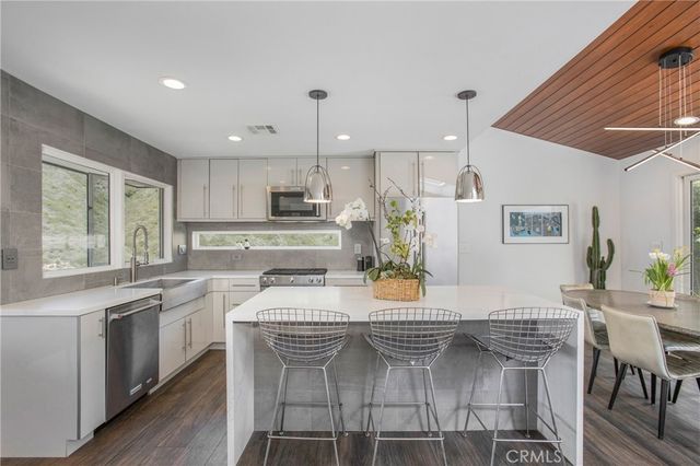 546 Temple Hills, Laguna Beach, CA 92651