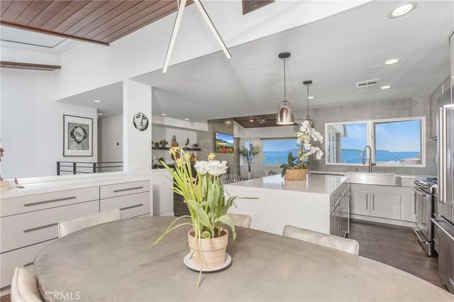 546 Temple Hills, Laguna Beach, CA 92651