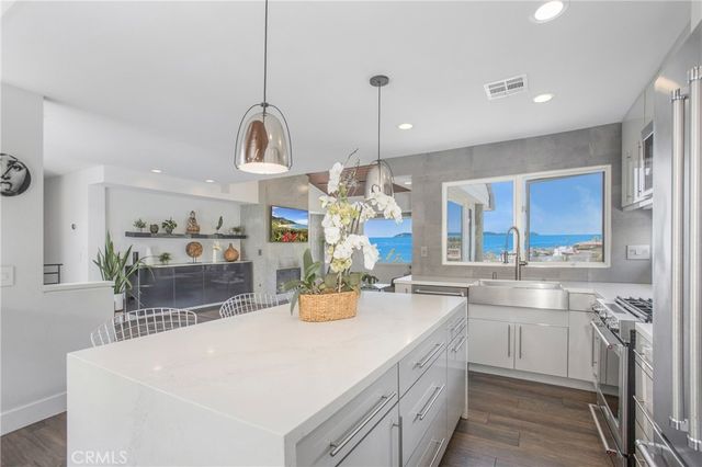 546 Temple Hills, Laguna Beach, CA 92651