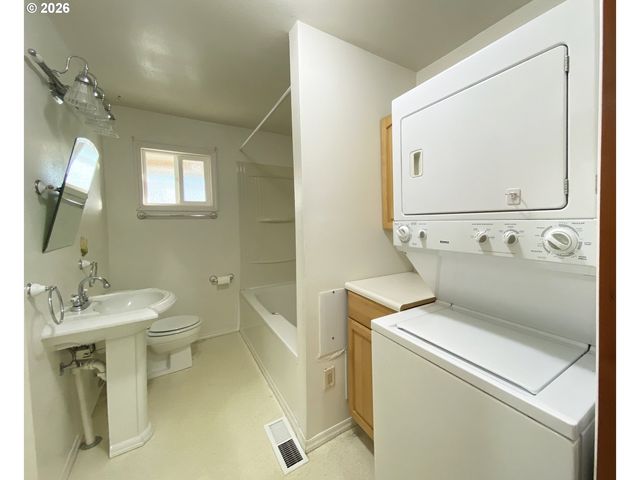 97987 COURT ST St, Brookings, OR 97415