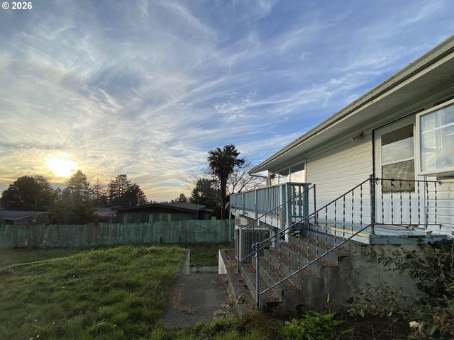 97987 COURT ST St, Brookings, OR 97415