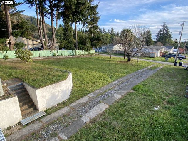 97987 COURT ST St, Brookings, OR 97415