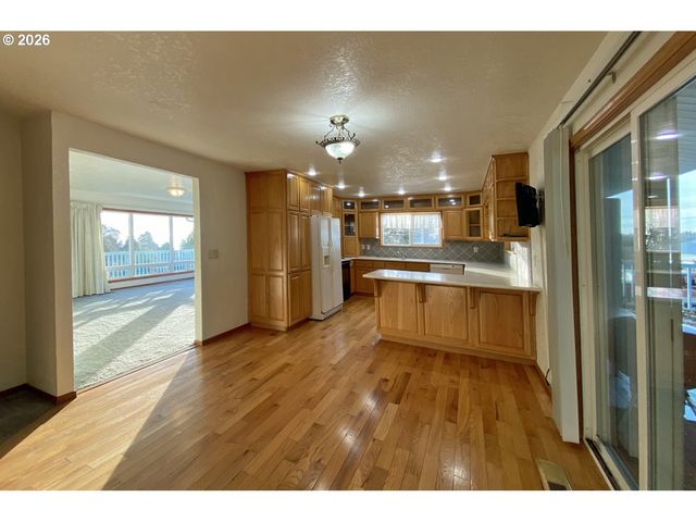 97987 COURT ST St, Brookings, OR 97415
