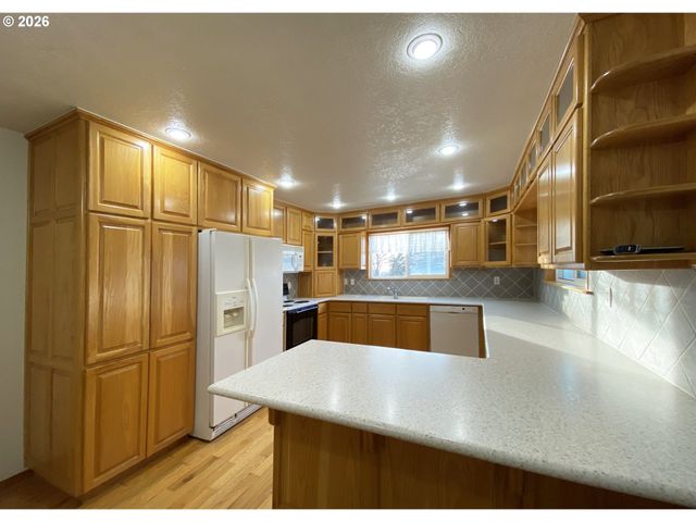 97987 COURT ST St, Brookings, OR 97415
