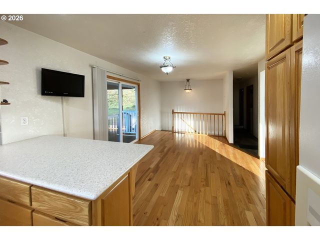 97987 COURT ST St, Brookings, OR 97415