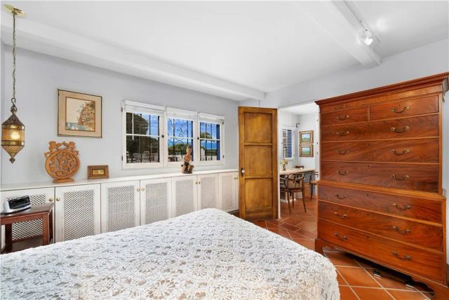 1492 Temple Hills Drive, Laguna Beach, CA 92651