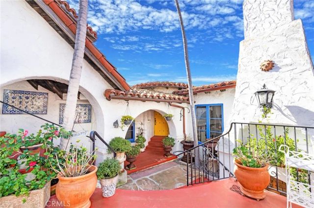 1492 Temple Hills Drive, Laguna Beach, CA 92651