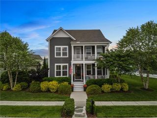 3332 Patrick Henry DR, Chesapeake, VA 23323
