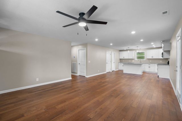 3776 John Taylor Rd, Woodlawn, TN 37191