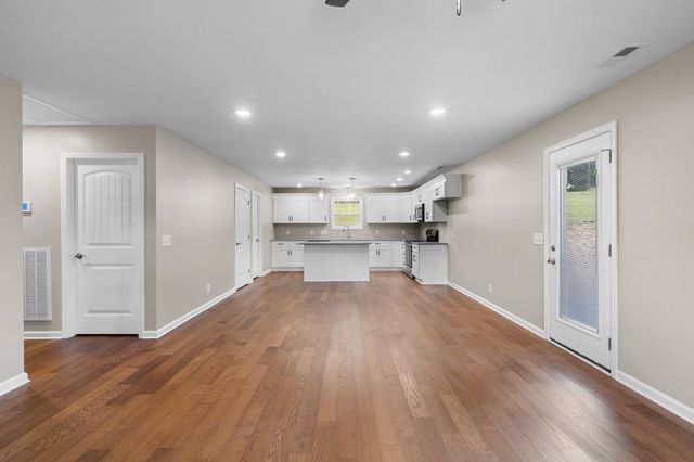 3776 John Taylor Rd, Woodlawn, TN 37191