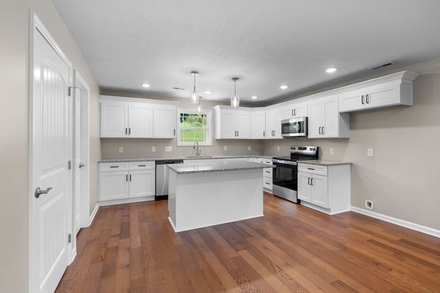 3776 John Taylor Rd, Woodlawn, TN 37191