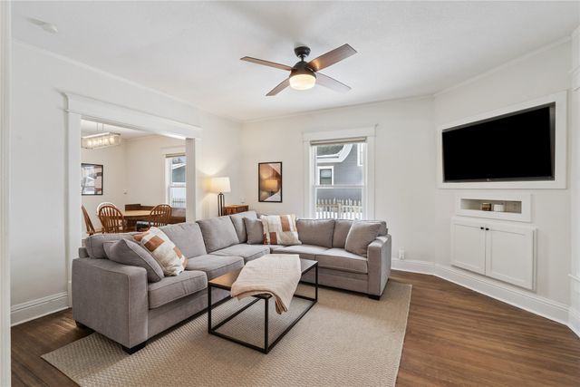 683 25th Street, Des Moines, IA 50312