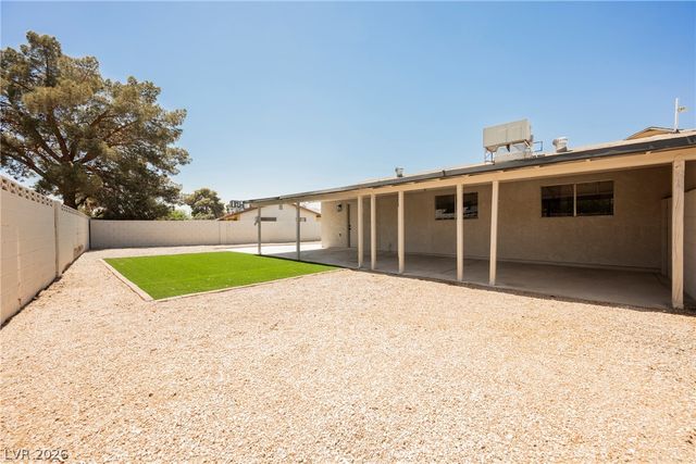 35 Hickory Street, Las Vegas, NV 89110