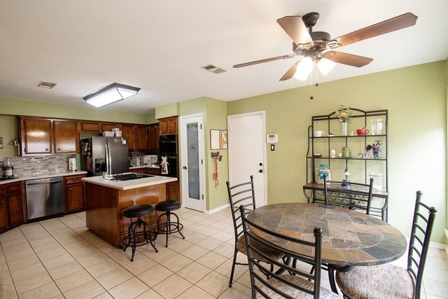 1827 Ash Meadow Drive, Houston, TX 77090