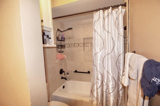 1827 Ash Meadow Drive, Houston, TX 77090