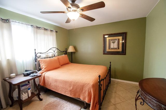 1827 Ash Meadow Drive, Houston, TX 77090