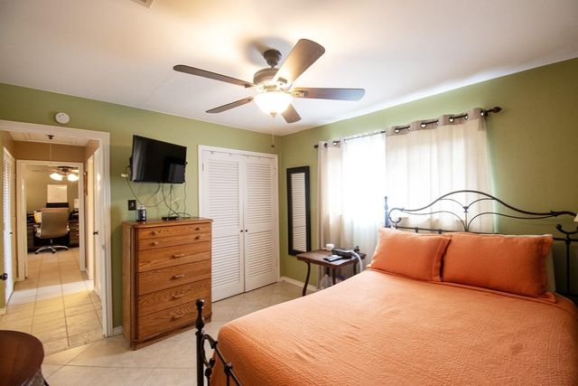 1827 Ash Meadow Drive, Houston, TX 77090