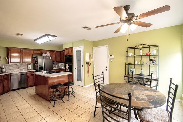 1827 Ash Meadow Drive, Houston, TX 77090