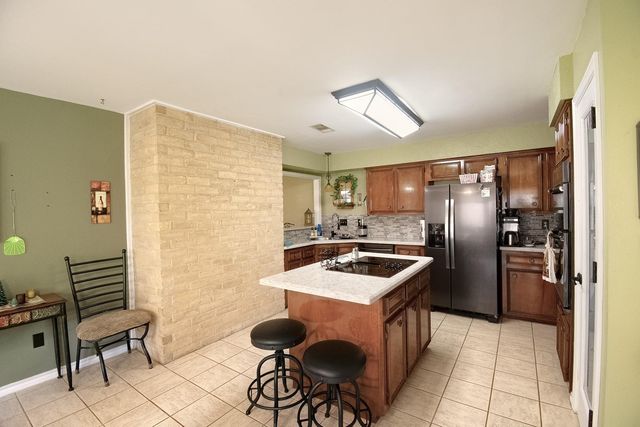 1827 Ash Meadow Drive, Houston, TX 77090