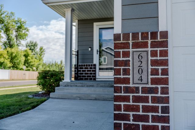 6204 63rd Avenue S, Fargo, ND 58104