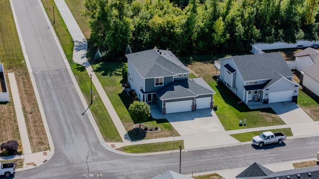 6204 63rd Avenue S, Fargo, ND 58104