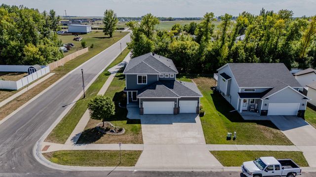 6204 63rd Avenue S, Fargo, ND 58104