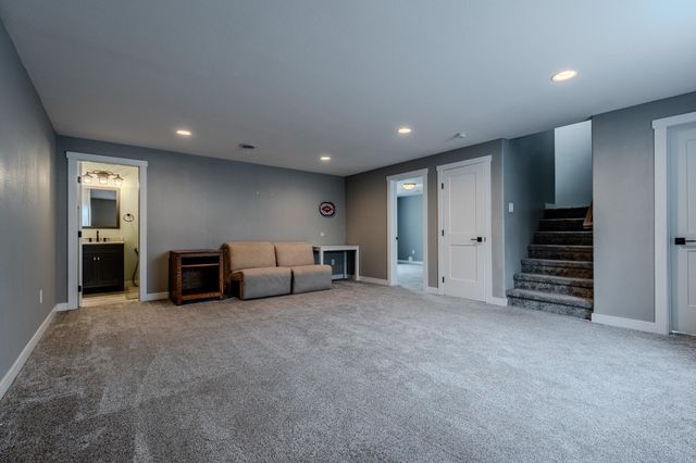 6204 63rd Avenue S, Fargo, ND 58104