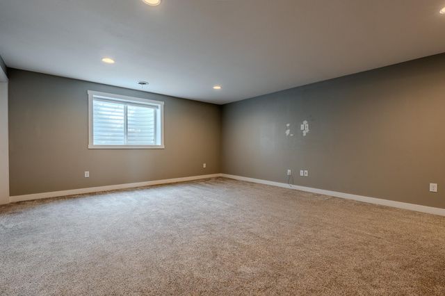 6204 63rd Avenue S, Fargo, ND 58104