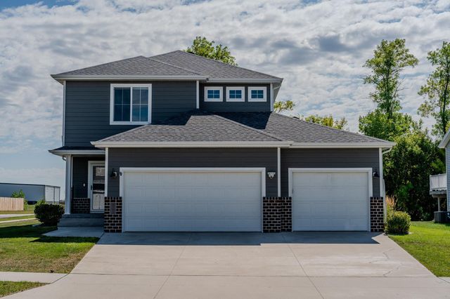6204 63rd Avenue S, Fargo, ND 58104