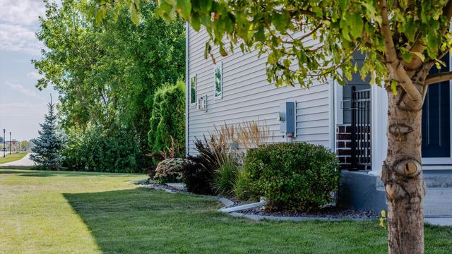 6204 63rd Avenue S, Fargo, ND 58104