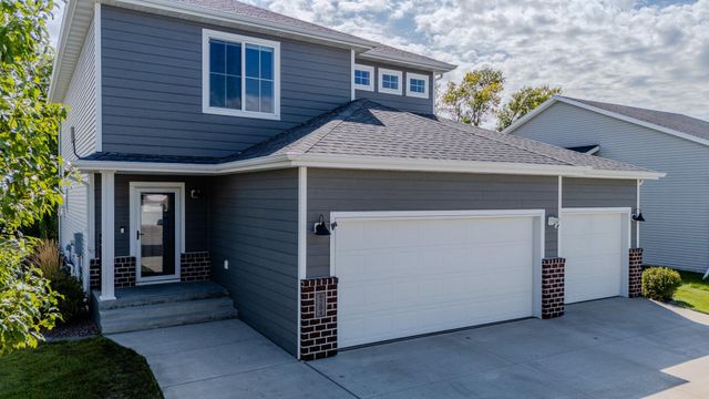 6204 63rd Avenue S, Fargo, ND 58104