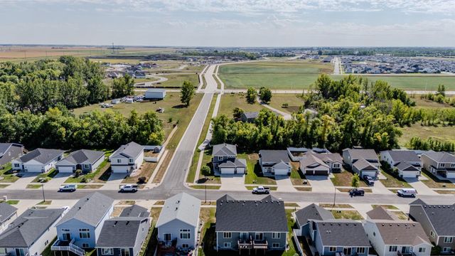 6204 63rd Avenue S, Fargo, ND 58104