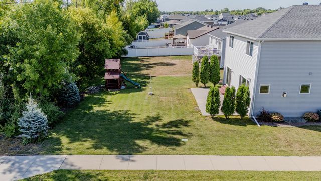 6204 63rd Avenue S, Fargo, ND 58104