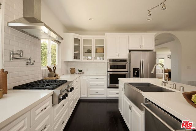 2955 Kelton Avenue, Los Angeles, CA 90064