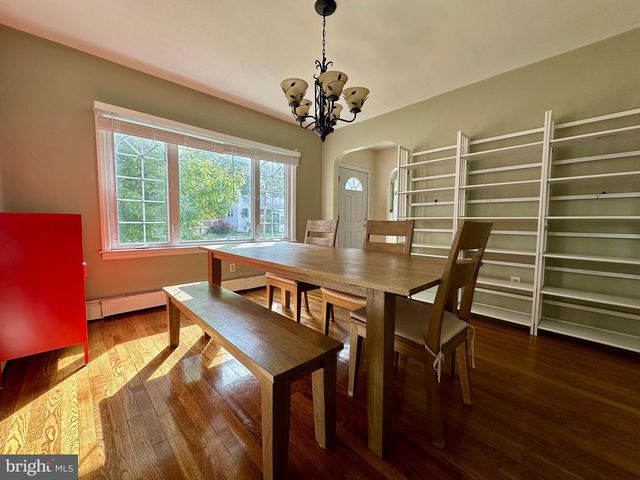 216 FERNWOOD, Folsom, PA 19033