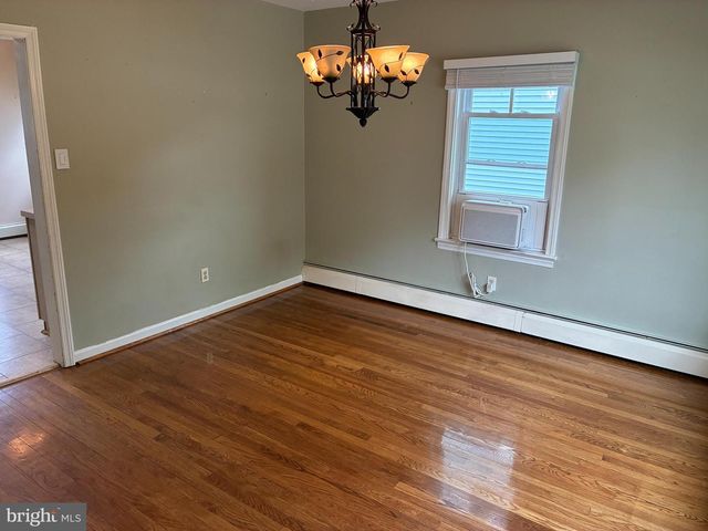 216 FERNWOOD, Folsom, PA 19033