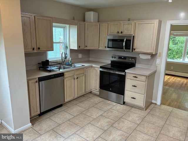 216 FERNWOOD, Folsom, PA 19033