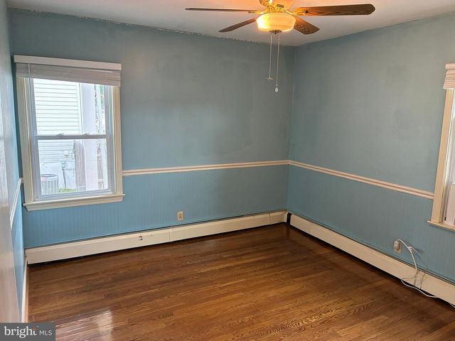 216 FERNWOOD, Folsom, PA 19033