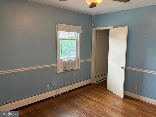 216 FERNWOOD, Folsom, PA 19033