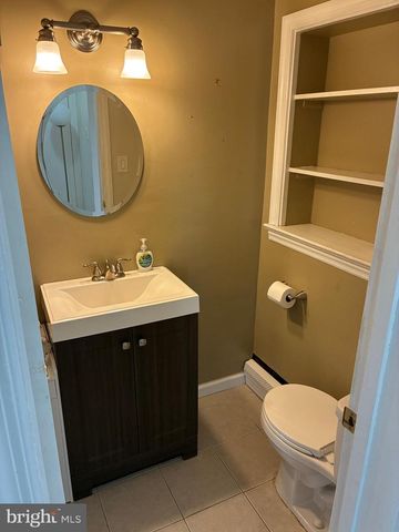 216 FERNWOOD, Folsom, PA 19033
