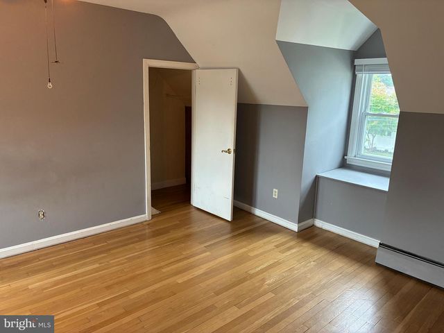 216 FERNWOOD, Folsom, PA 19033