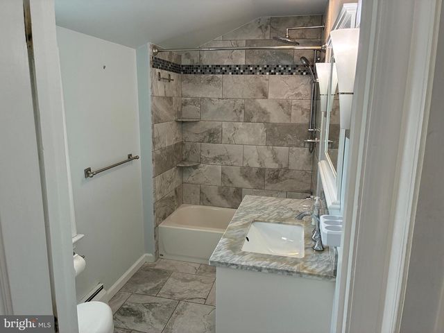 216 FERNWOOD, Folsom, PA 19033