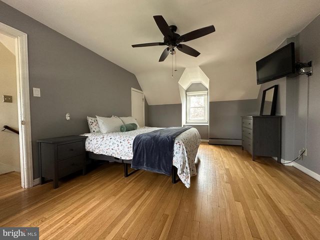 216 FERNWOOD, Folsom, PA 19033